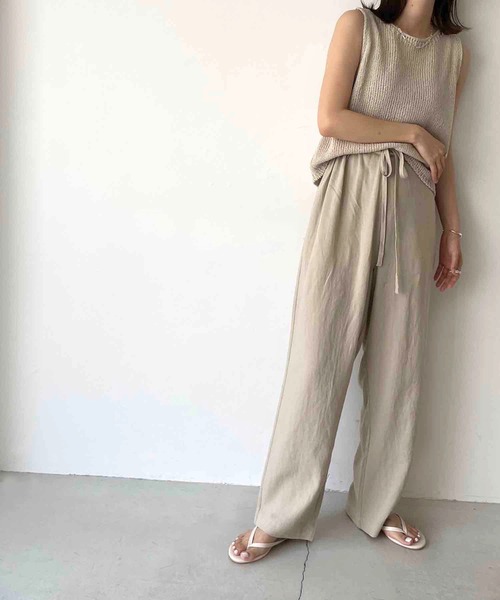 via j(ヴィアジェイ) ギャザー紐テーパードパンツ
