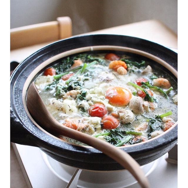 おしゃれ♪魚介と彩り野菜のバジル鍋レシピ