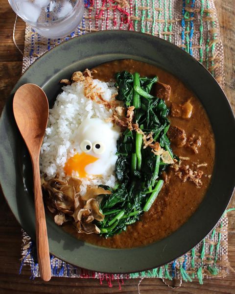 カレーライスの彩りをよくするほうれん草