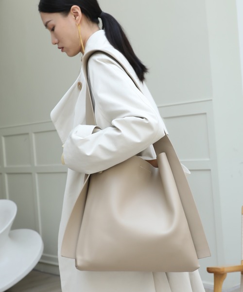 大人っぽいワンショルダートートバッグ