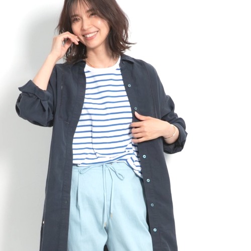 ネイビーシャツでも涼しく着こなせる 21 夏の大人コーデの作り方 Folk