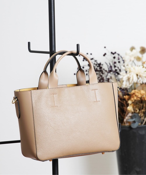 使いやすさ重視のol必見 オフィスカジュアルにおすすめの鞄を大特集 Folk