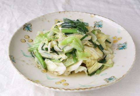 だしで食べるキャベツの炒め物