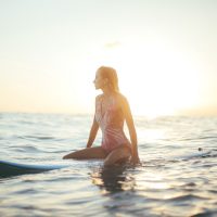 大人女性におすすめのマリンスポーツ特集。初心者でも爽快感を楽しめるおすすめ10選