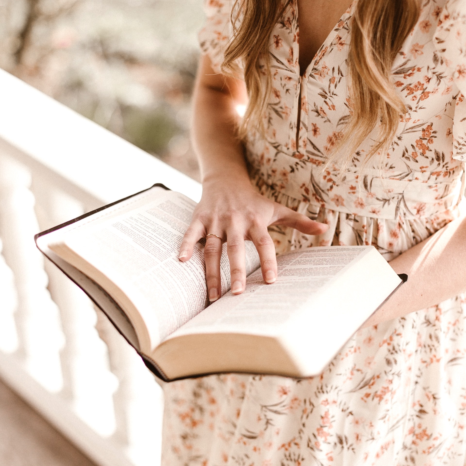 30代におすすめの恋愛小説選 今読むべき恋がしたくなる一冊を見つけよう Folk