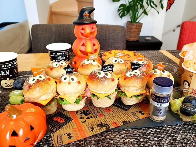 お手軽ハロウィンレシピのハンバーガー