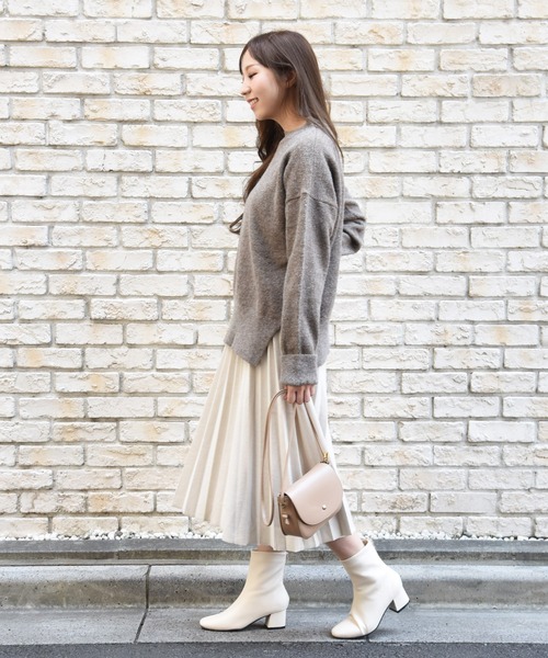 今年の秋は白ブーツに挑戦 秋コーデをワンランク上げる美シルエットな着こなしを伝授 Folk