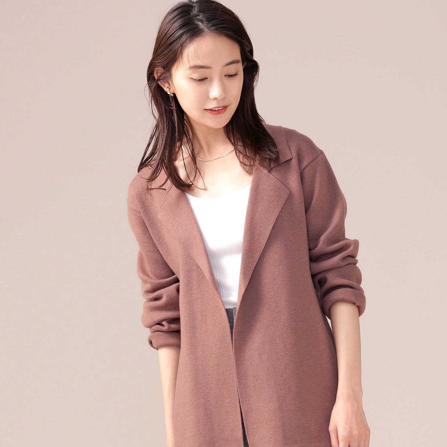 ブラウン グレーの大人コーデ 21 相性が良い色の組み合わせでつくる着こなし Folk ブラウン グレーの大人コーデ 21 相性が良い色の組み合わせでつくる着こなし Folk