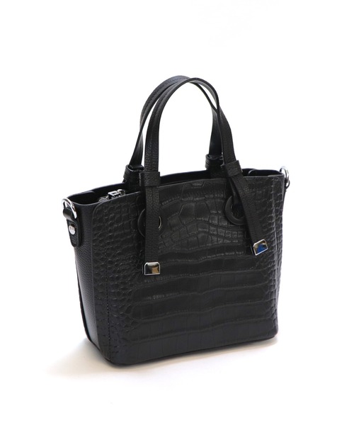 通勤バッグは何色がおすすめ オフィスカジュアルに合わせやすい人気の鞄をチェック Folk