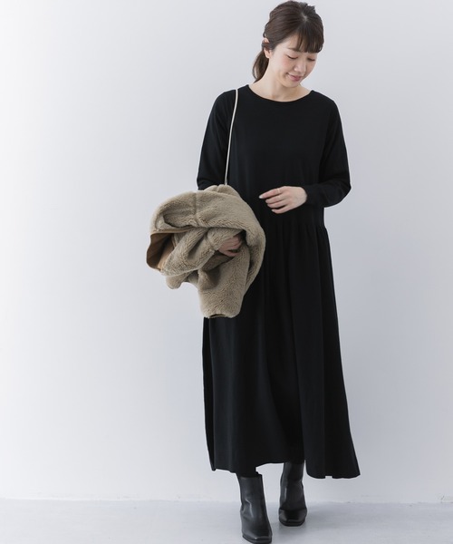 ニットワンピース×ショートブーツの秋コーデ