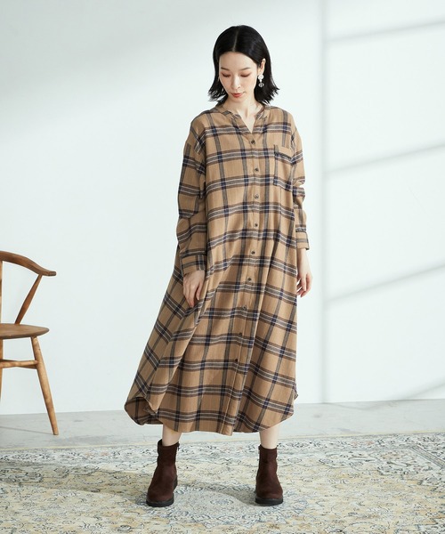 シャツワンピ×ショートブーツの秋コーデ
