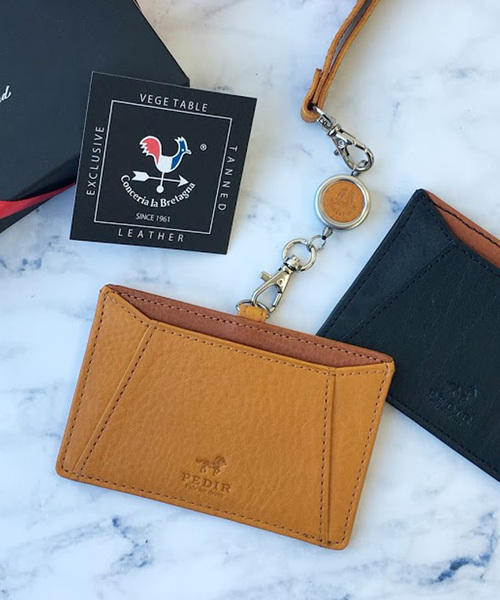 上質でおしゃれ カードホルダー のおすすめ14選 こだわりのデザイン集めました Folk