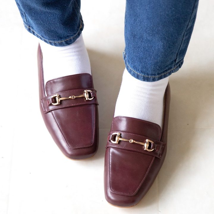 さりげないおしゃれは足元から ローファー 靴下で作る大人の着こなし術 Folk