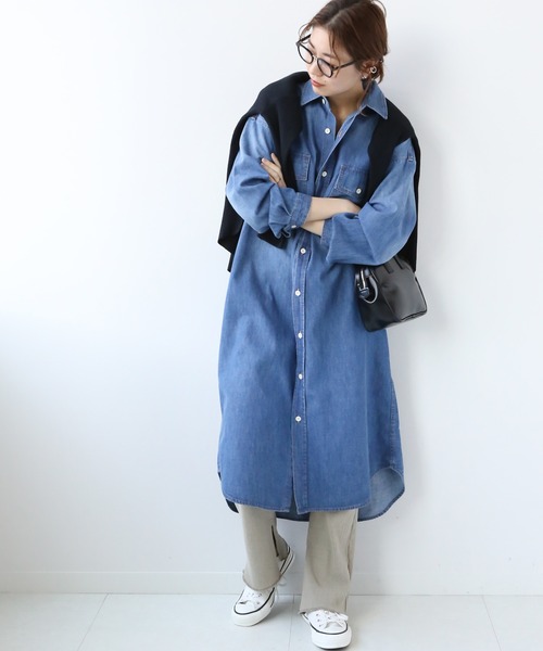 秋のデニムワンピースコーデ特集 最新 アウターと足し算してもおしゃれ Folk