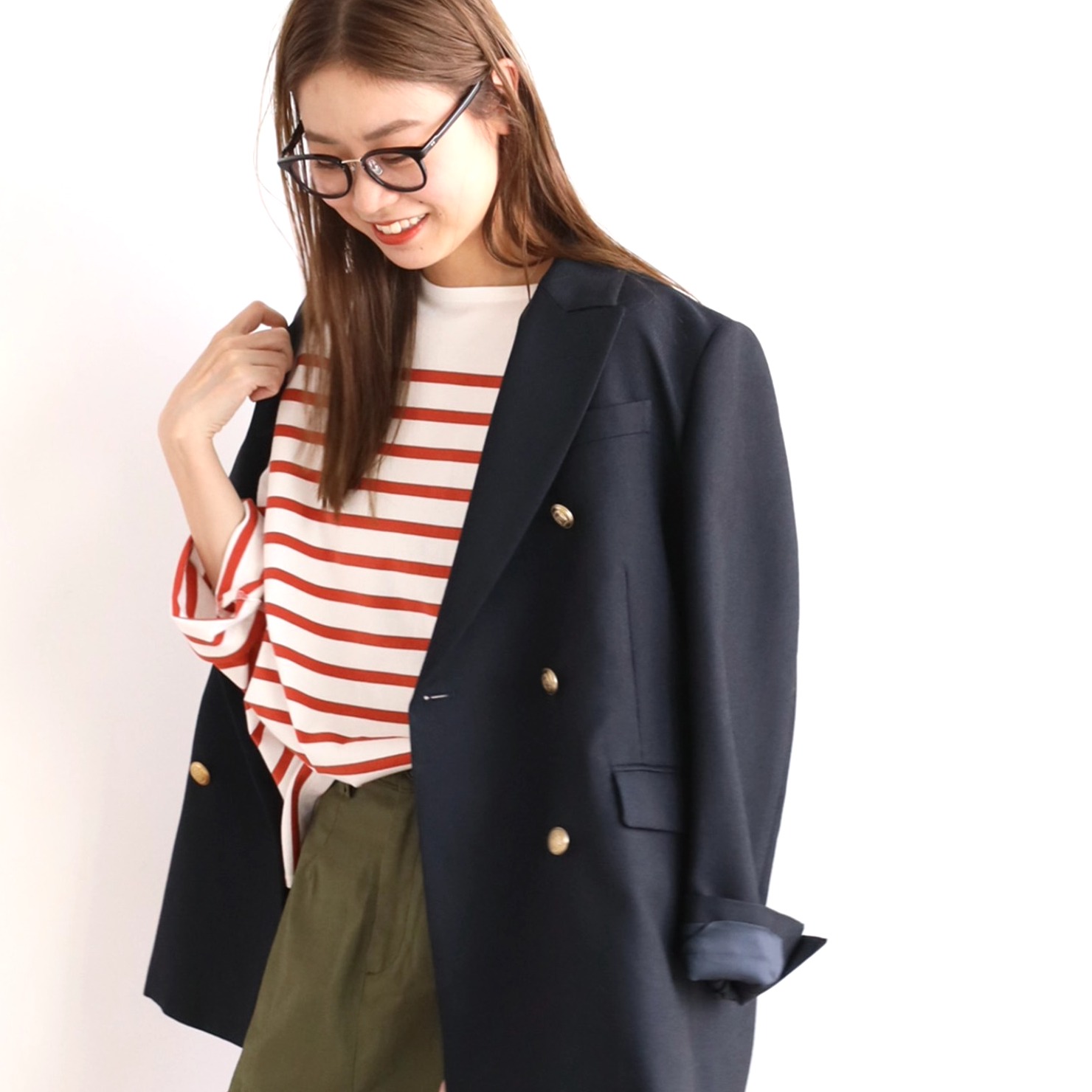 カーキ ネイビーのレディースコーデ 21 相性のいい組み合わせの着こなし Folk