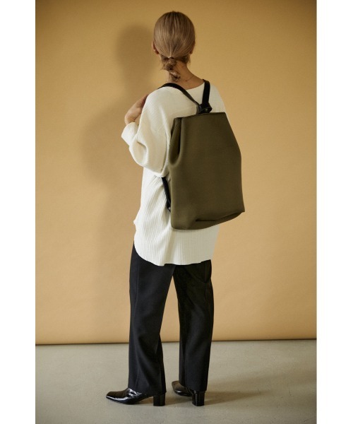 30代からは大人らしいリュックを取り入れよう 通勤用にも休日用にも Folk