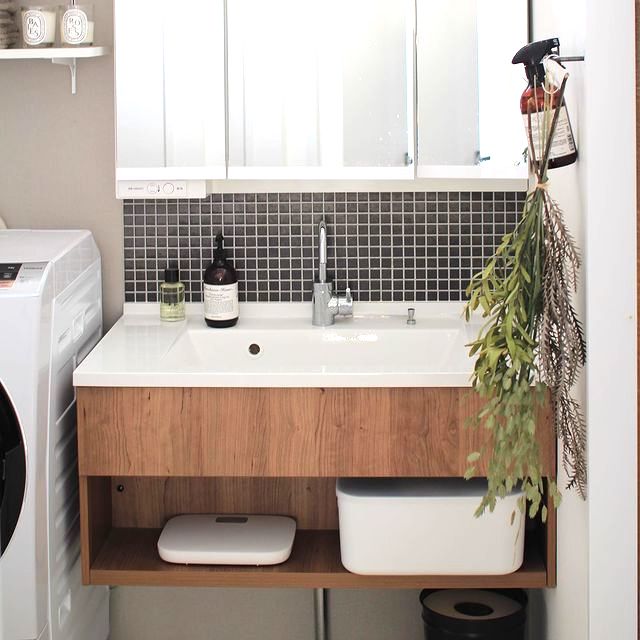 洗面台下の空間を無印商品で無駄なく収納するアイデア特集 デットスペースも活用 Folk