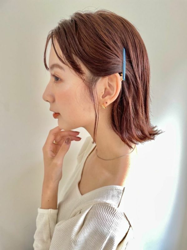 バレッタを使った冬のヘアアレンジ