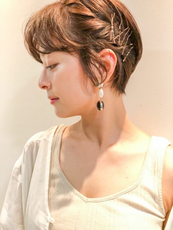 ピン使いがおしゃれな冬のヘアアレンジ