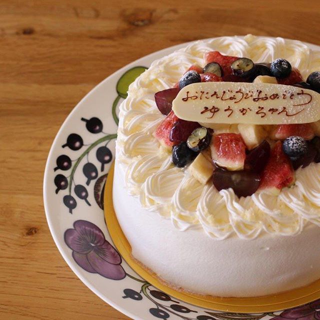 ケーキを盛り付ける