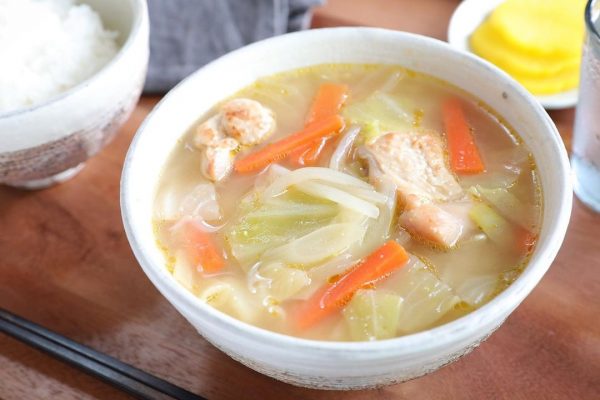 炒め野菜と鶏肉のおかずみそ汁