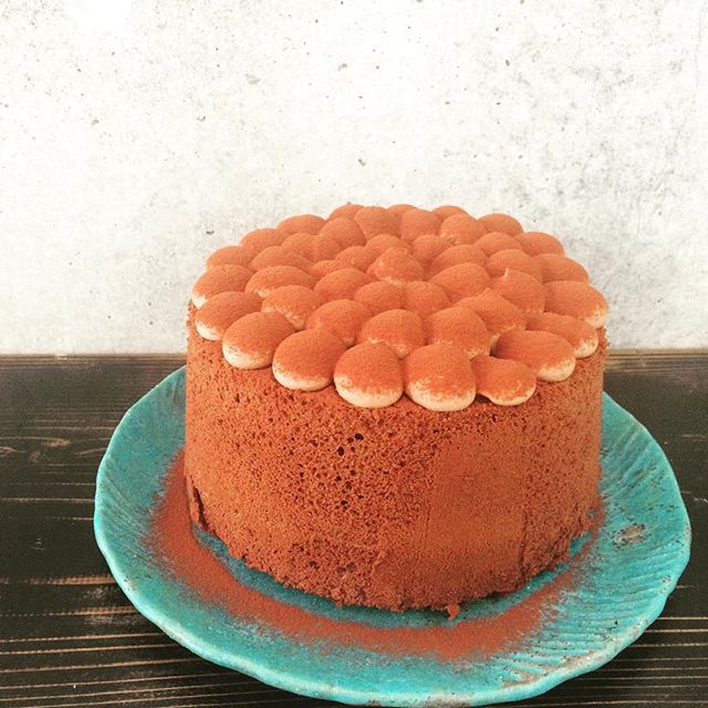 お手本にしたいシフォンケーキのデコレーション15選 おしゃれなトッピングのコツ Folk