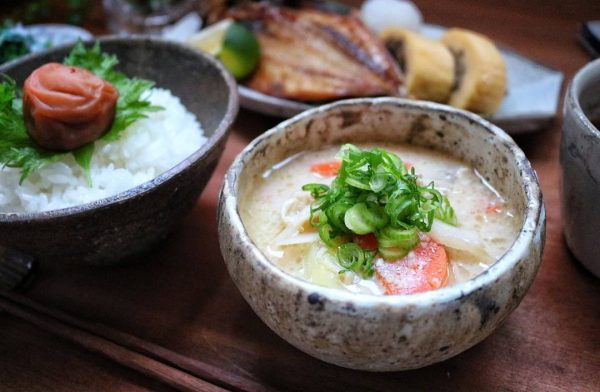 冬が旬の食材で作る汁物を献立に！粕汁