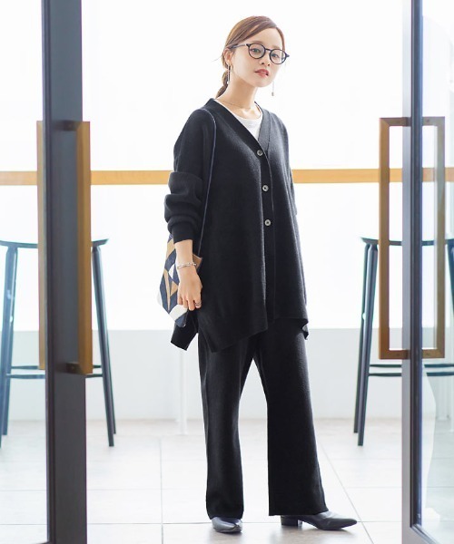 バックスリットニットパンツ