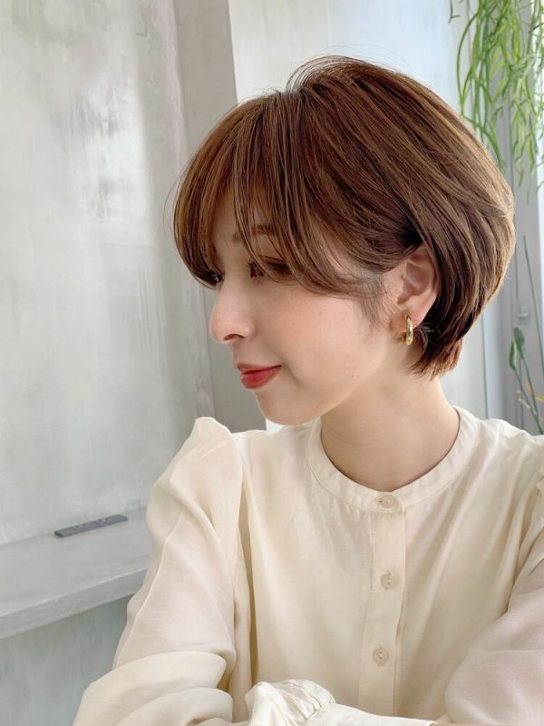 丸みショートのヘアスタイル