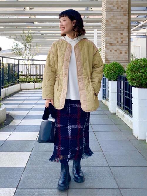 パーカーに合わせるアウターって 22冬のトレンドの着こなし方をレクチャー Folk
