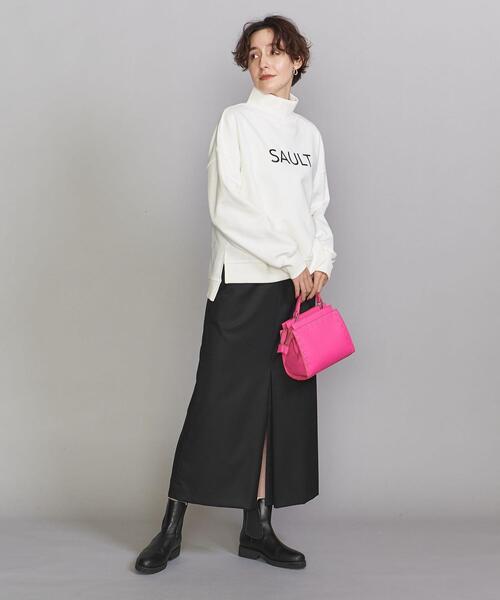 ロゴニット×黒スリットロングスカート