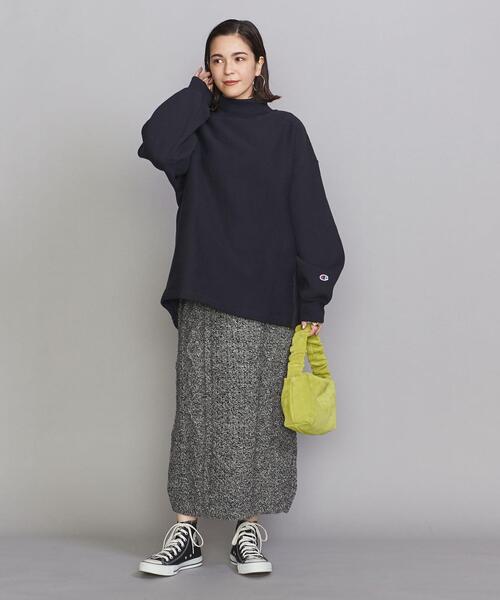ニットロングスカート×黒ニットの冬コーデ