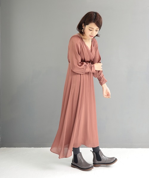 カシュクールワンピース×サイドゴアブーツ