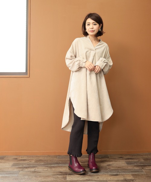 スキッパーネックワンピース×サイドゴアブーツ