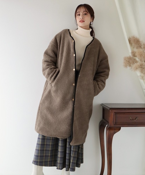 キルティングボアコートの服装