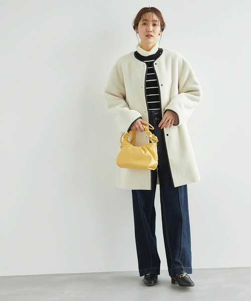 パイピングボアコート×デニムパンツ