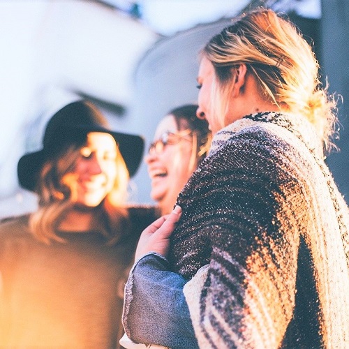 人望が厚い人って他の人と何が違うの 共通する特徴 なるためのヒントをご紹介 Folk