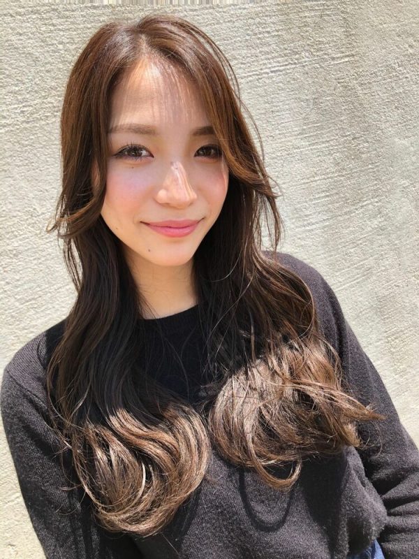 ブラウンベージュ×ロングの春ヘアカラー