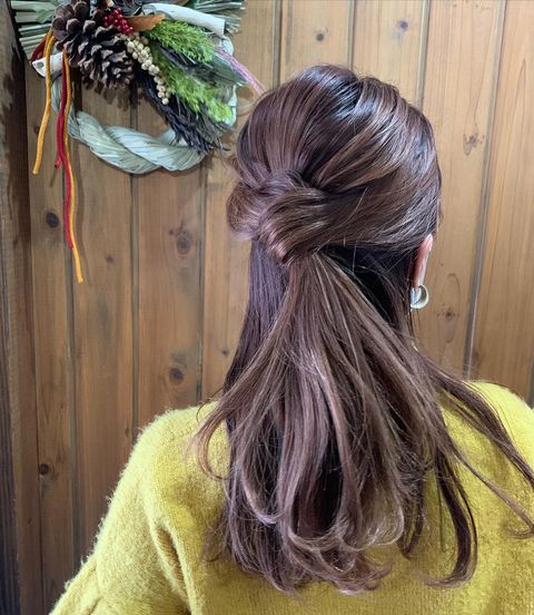 ヘアアクセいらずのおしゃれハーフアップ