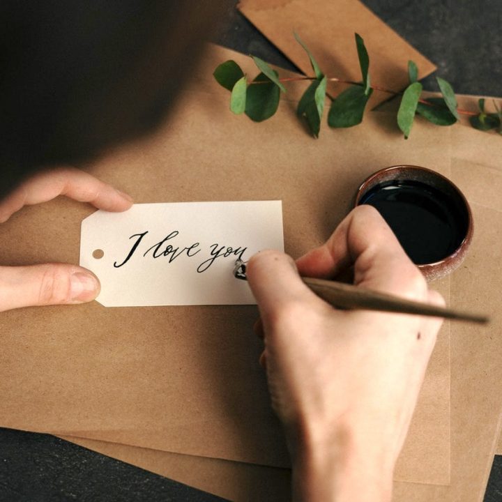 たまには英語で愛を表現しよう おしゃれな愛の言葉11選をパートナーに伝えてみて Folk