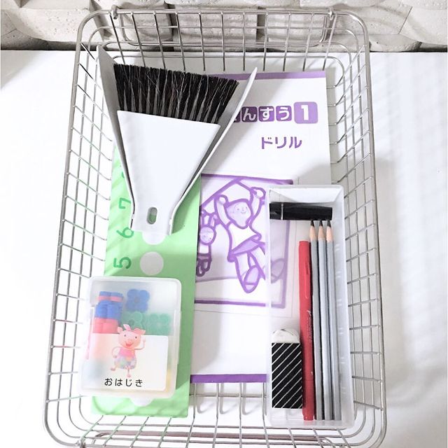 無印良品のステンレスワイヤーバスケット宿題セット