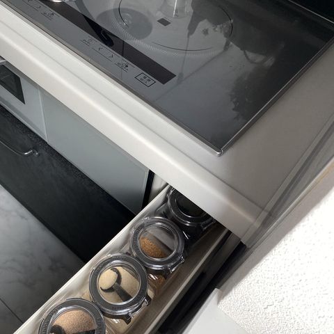 チャコールブラウンのフレッシュロック
