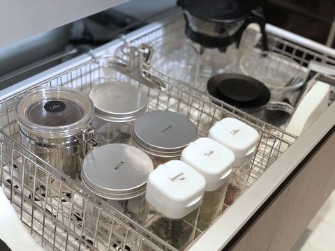 無印良品のステンレスワイヤーバスケット引き出し収納