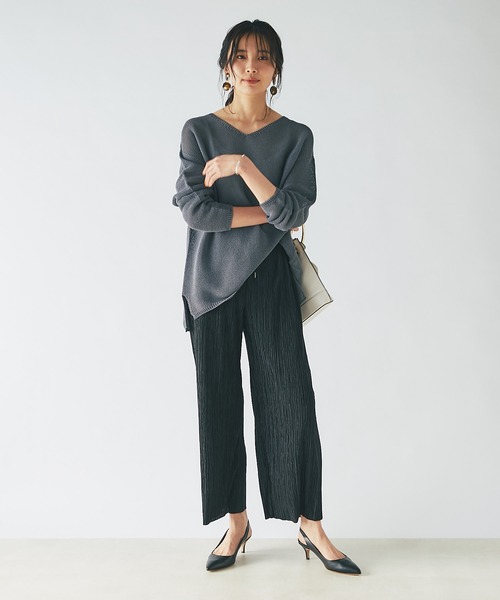 22春のプリーツパンツコーデはこうする 大人のおしゃれな着こなしをチェック Folk