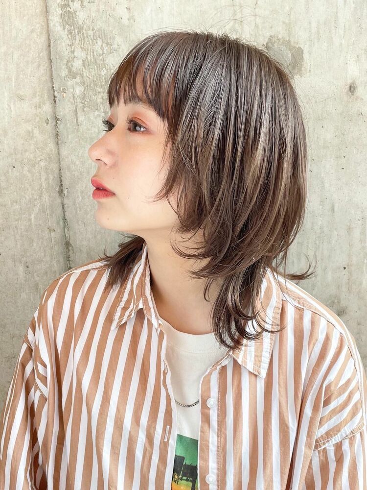 ウルフレイヤーのミディアムヘアアレンジ