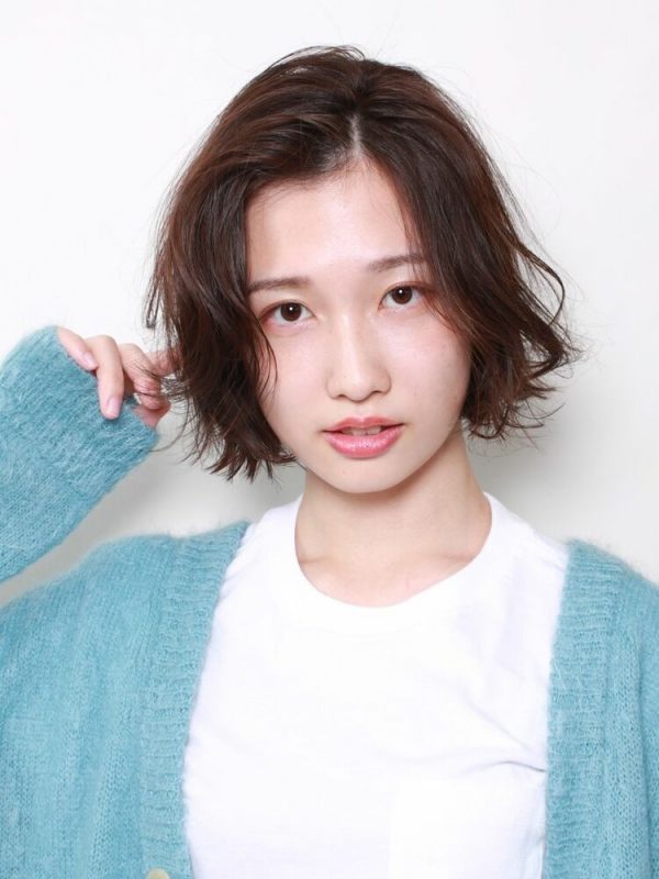 ラフウェーブっぽいボブのヘアアレンジ