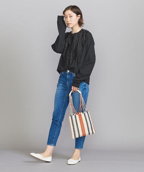 黒トップスで作る大人の春コーデ 22 定番アイテムを格上げする着こなし Folk