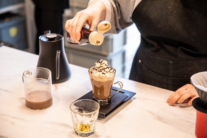 チョコレートとコーヒーで作る、特別な一杯。カフェモカレシピを紹介2