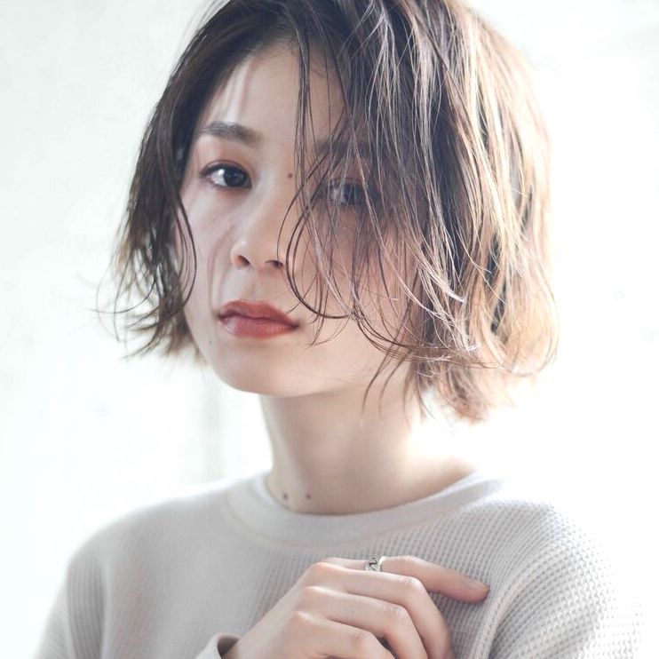 グッと垢抜ける ボブ センター分け 簡単おしゃれなヘアセットの方法 Folk