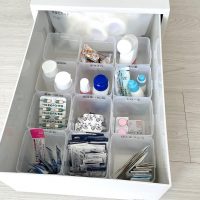 家族がみんな使いやすい。無印良品&100均アイテムを活用した薬収納
